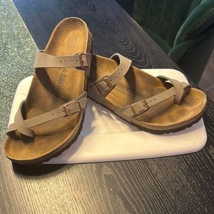 Birkenstock size 40 Mayari sandal-gently used